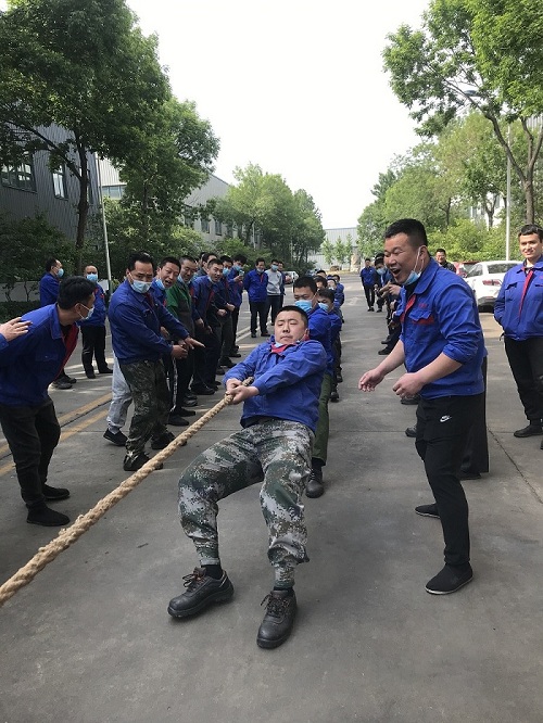 欧宝网页版登录入口_欧宝（中国）组织开展“喜迎二十大、建功新时代”职工拔河比赛活动